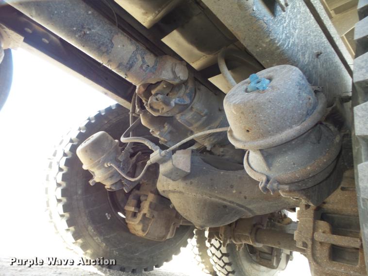 image for item L4111 2000 Mack RD688S dump truck