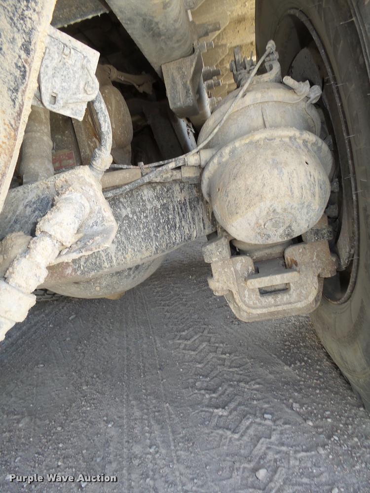 image for item L4111 2000 Mack RD688S dump truck