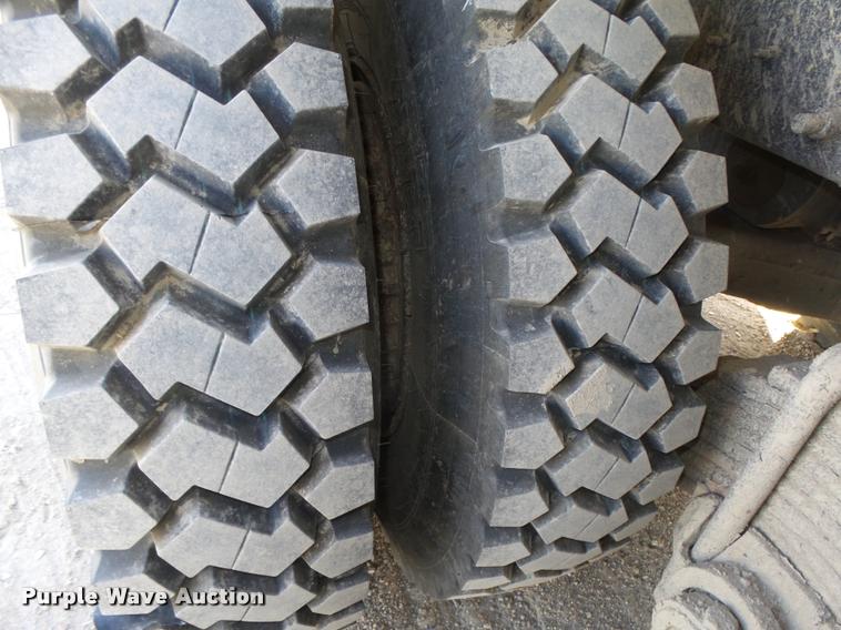 image for item L4111 2000 Mack RD688S dump truck