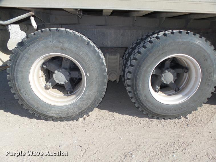 image for item L4111 2000 Mack RD688S dump truck