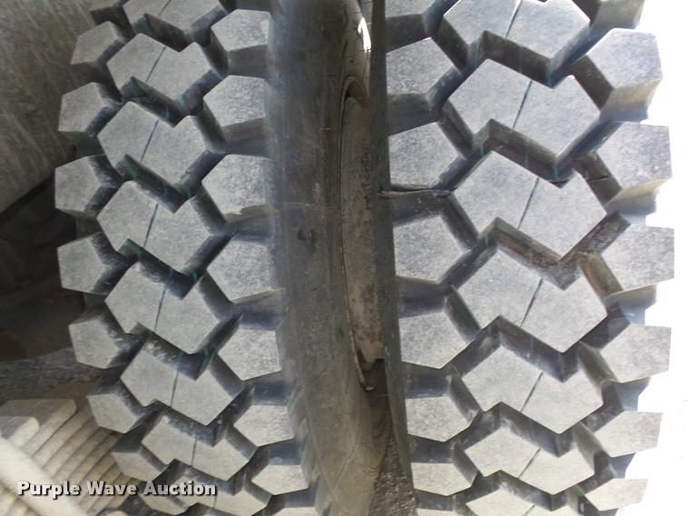 image for item L4111 2000 Mack RD688S dump truck