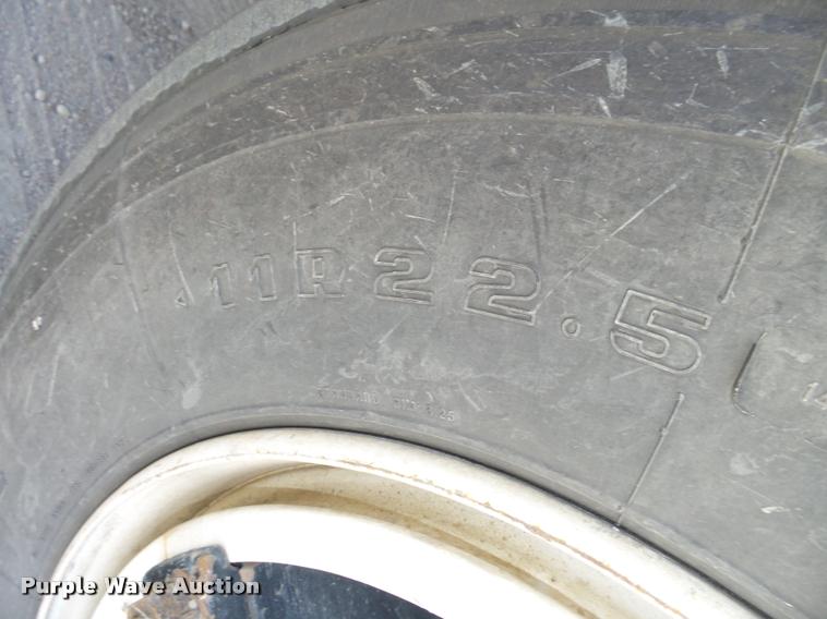 image for item L4111 2000 Mack RD688S dump truck