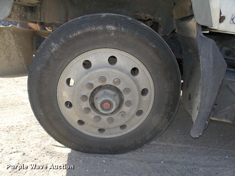 image for item L4111 2000 Mack RD688S dump truck