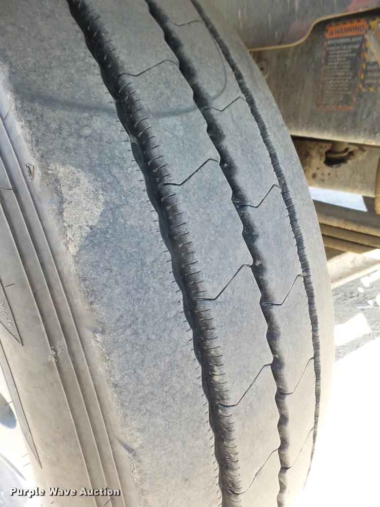 image for item L4111 2000 Mack RD688S dump truck