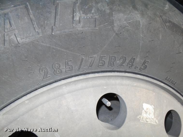 image for item L4111 2000 Mack RD688S dump truck