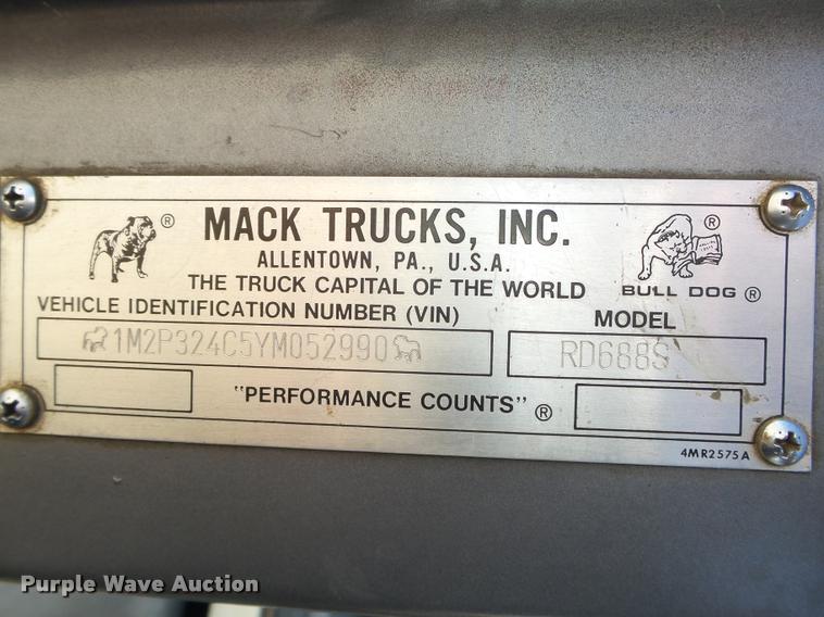 image for item L4111 2000 Mack RD688S dump truck