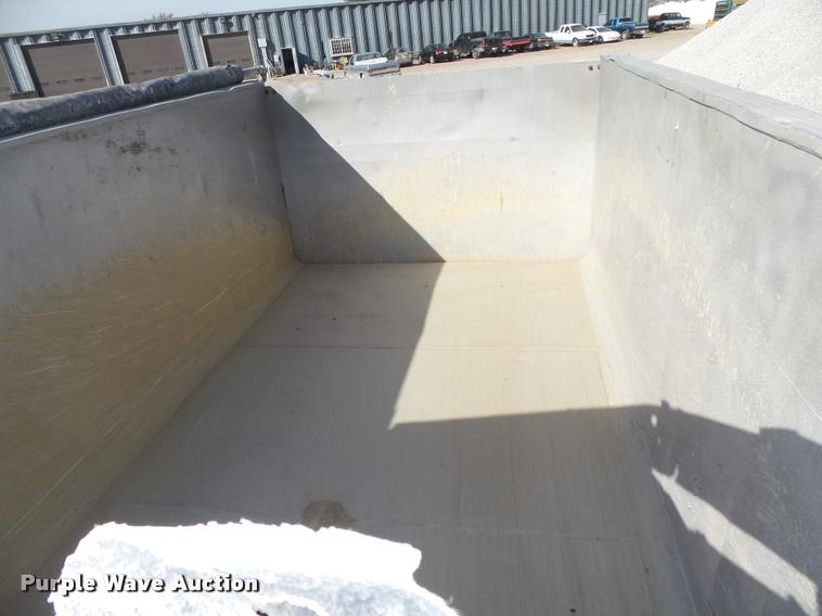 image for item L4112 2000 East 800R end dump pup trailer