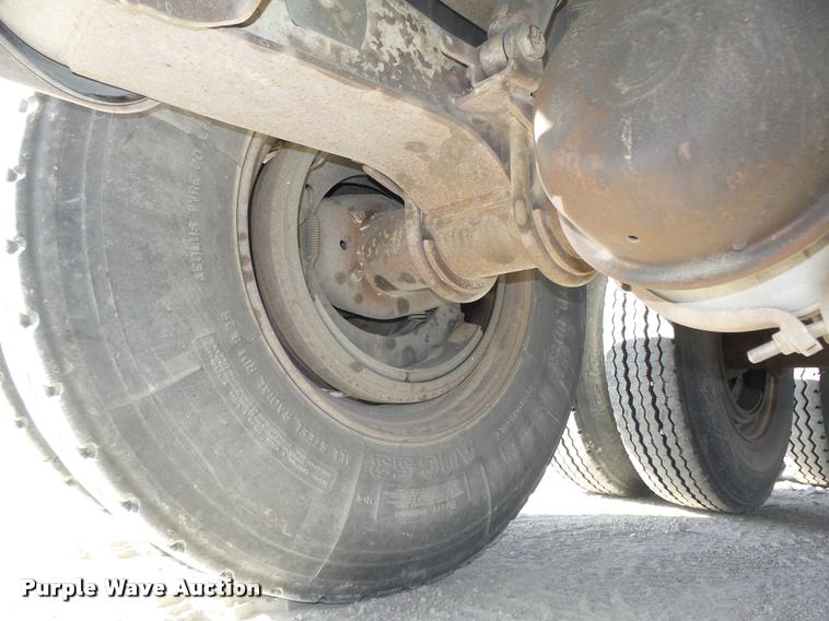 image for item L4112 2000 East 800R end dump pup trailer