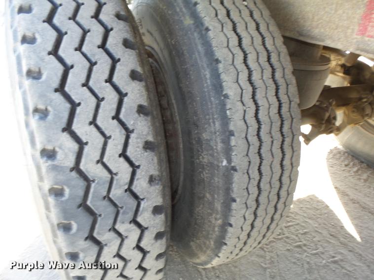 image for item L4112 2000 East 800R end dump pup trailer