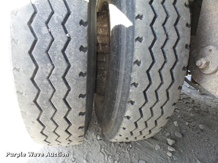 image for item L4112 2000 East 800R end dump pup trailer