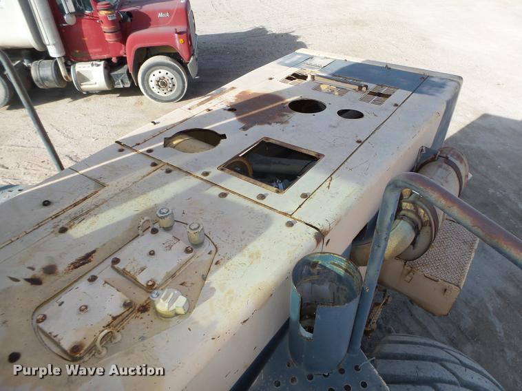 image for item L4113 Komatsu WA500-1 wheel loader