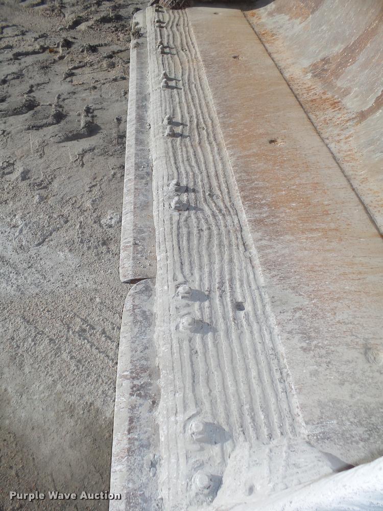 image for item L4113 Komatsu WA500-1 wheel loader