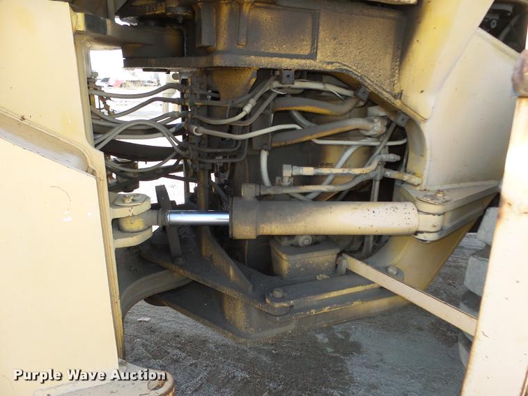 image for item L4113 Komatsu WA500-1 wheel loader