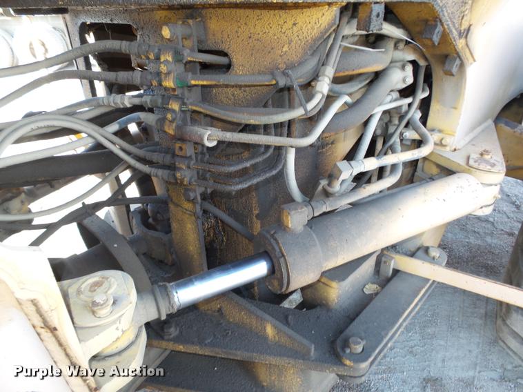 image for item L4113 Komatsu WA500-1 wheel loader