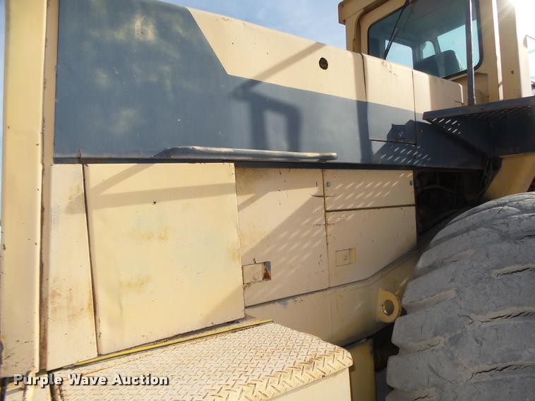 image for item L4113 Komatsu WA500-1 wheel loader