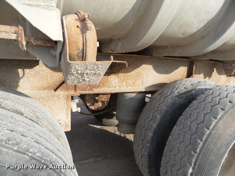 image for item L4119 1990 Fruehauf aluminum end dump pup trailer