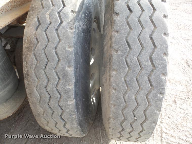 image for item L4119 1990 Fruehauf aluminum end dump pup trailer