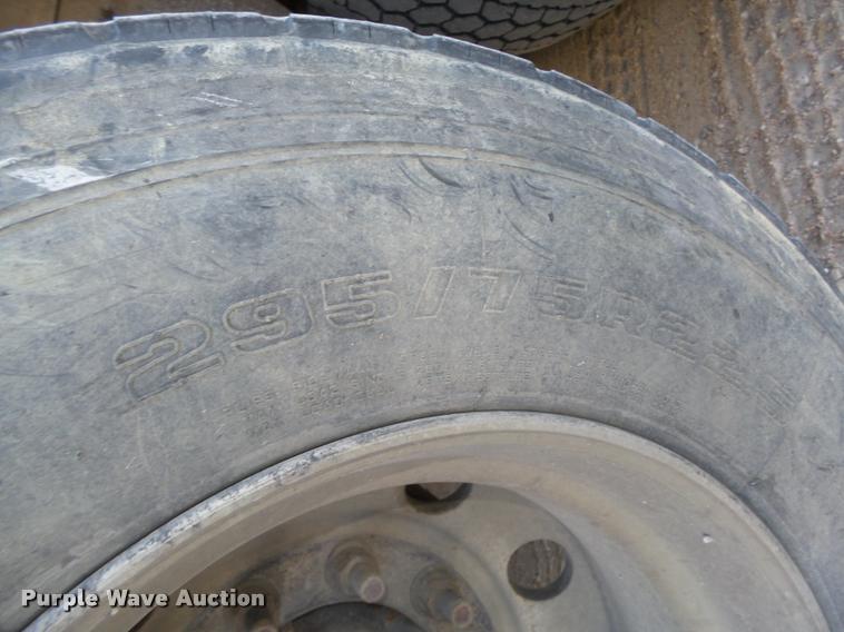 image for item L4120 1998 Mack CH613 dump truck