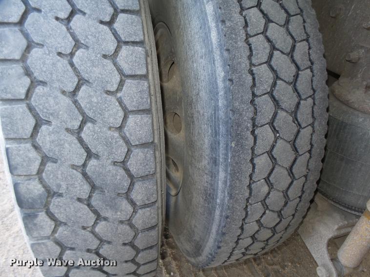 image for item L4120 1998 Mack CH613 dump truck