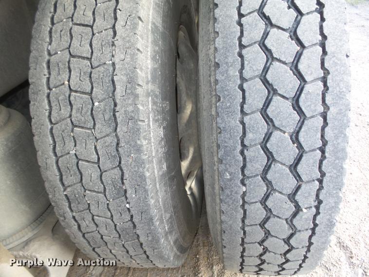 image for item L4120 1998 Mack CH613 dump truck