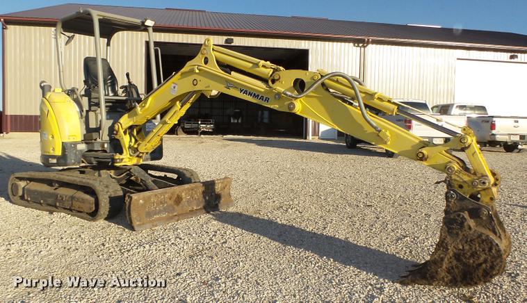 image for item L4121 2007 Yanmar VI035-5 mini excavator