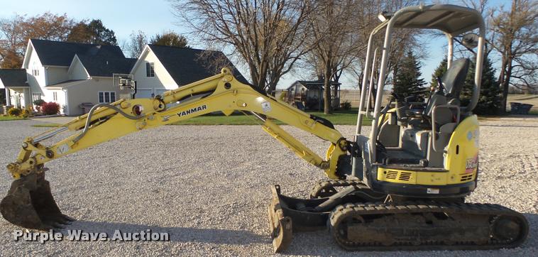 image for item L4121 2007 Yanmar VI035-5 mini excavator