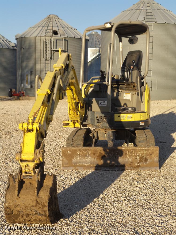 image for item L4121 2007 Yanmar VI035-5 mini excavator