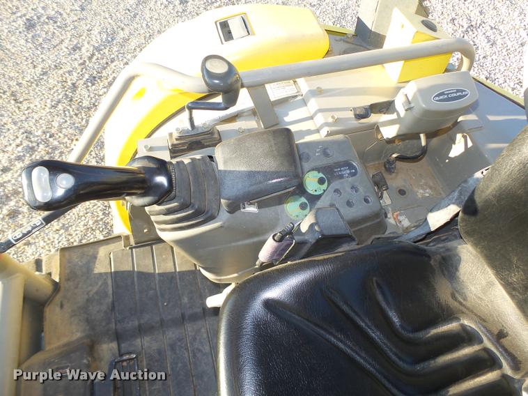 image for item L4121 2007 Yanmar VI035-5 mini excavator