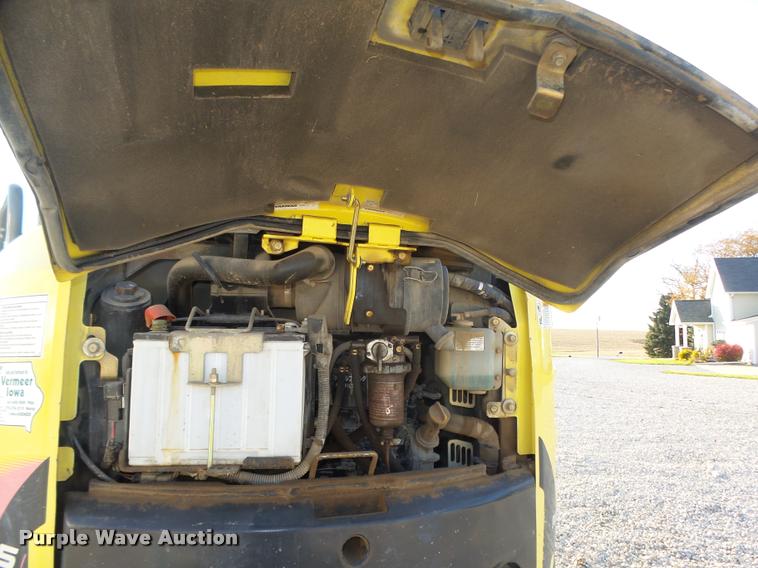 image for item L4121 2007 Yanmar VI035-5 mini excavator