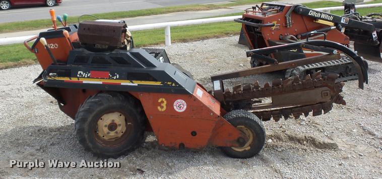 image for item L4377 2002 Ditch Witch 1820 trencher