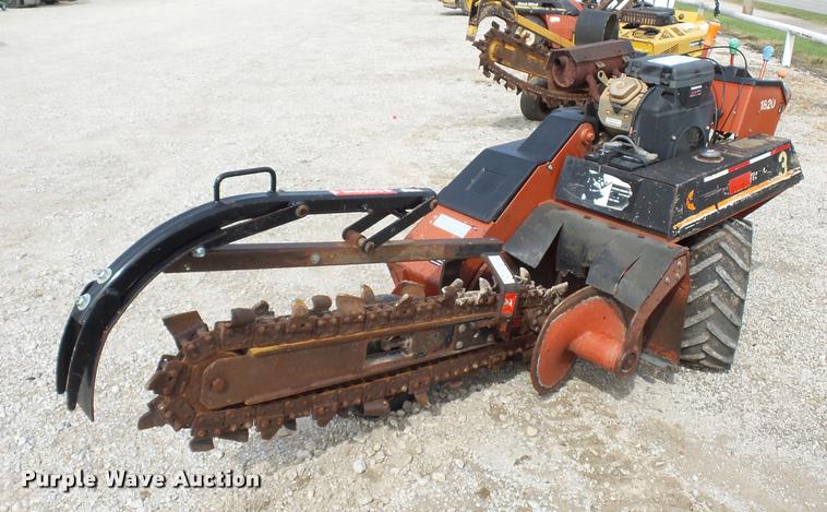 image for item L4377 2002 Ditch Witch 1820 trencher