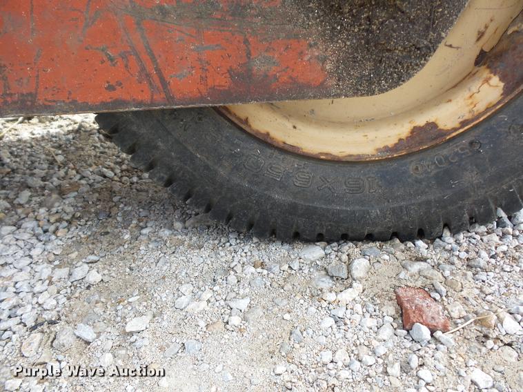 image for item L4377 2002 Ditch Witch 1820 trencher