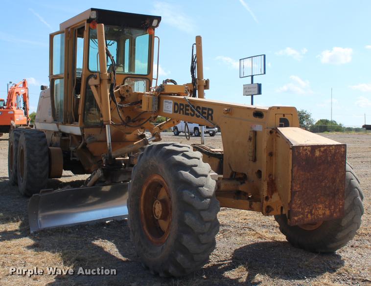 image for item L4784 Dresser 850 motor grader