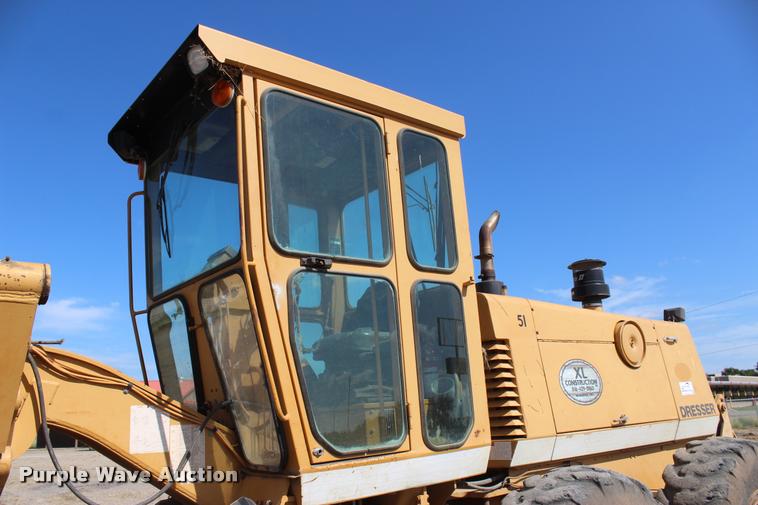 image for item L4784 Dresser 850 motor grader