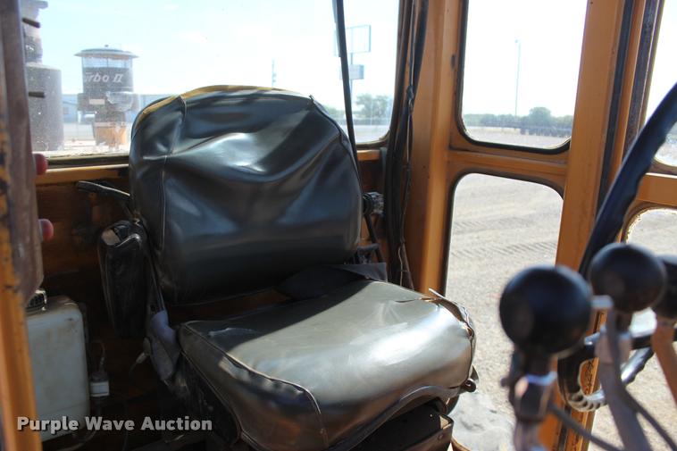 image for item L4784 Dresser 850 motor grader