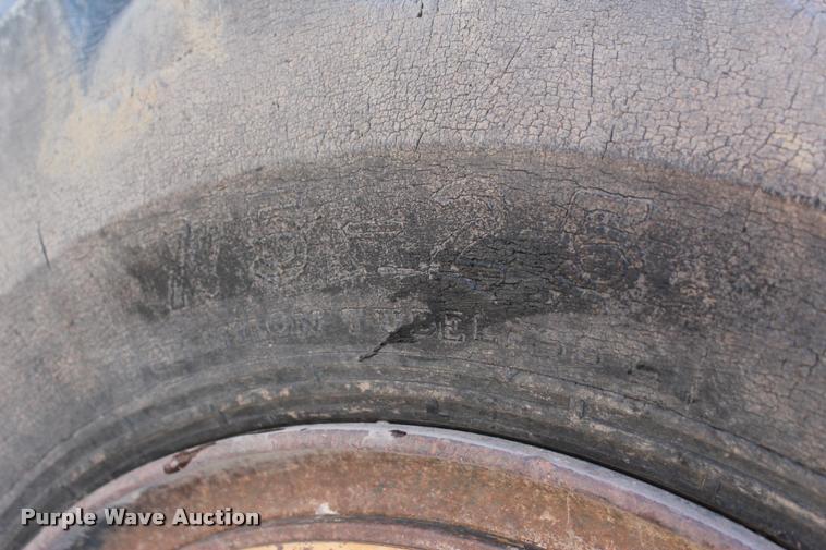 image for item L4784 Dresser 850 motor grader