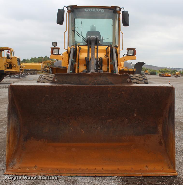 image for item L4852 2006 Volvo L70E wheel loader