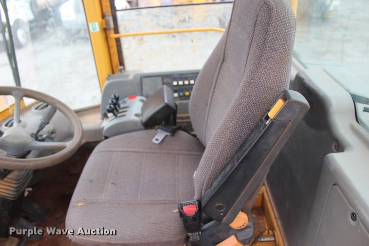 image for item L4852 2006 Volvo L70E wheel loader
