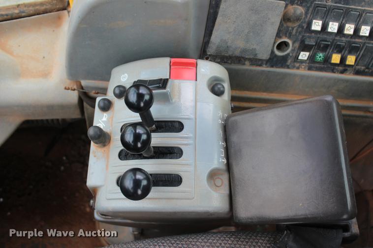 image for item L4852 2006 Volvo L70E wheel loader