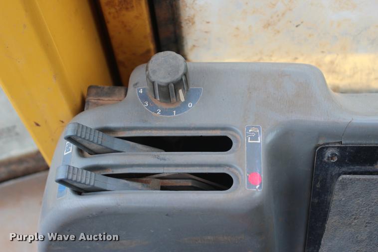 image for item L4852 2006 Volvo L70E wheel loader