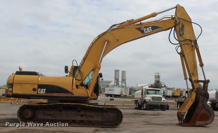 image for item L4854 2002 Caterpillar 330C L excavator