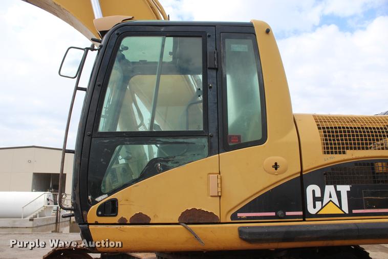 image for item L4854 2002 Caterpillar 330C L excavator