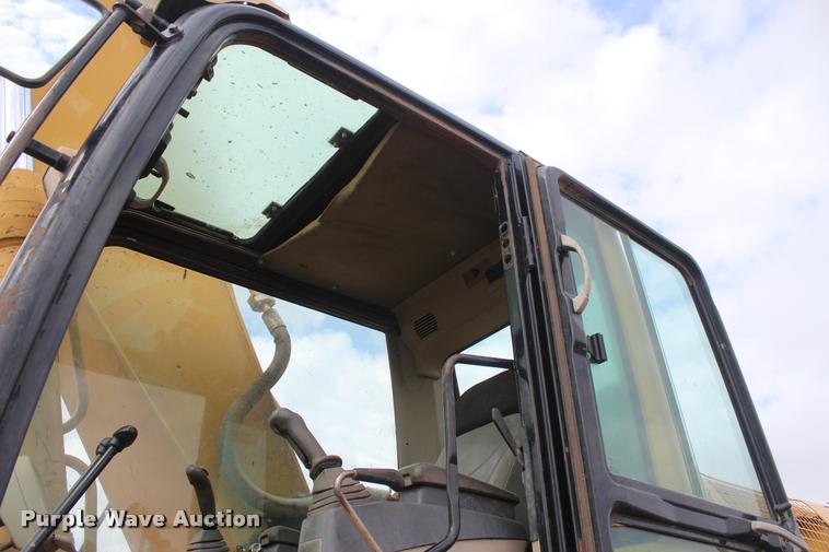 image for item L4854 2002 Caterpillar 330C L excavator