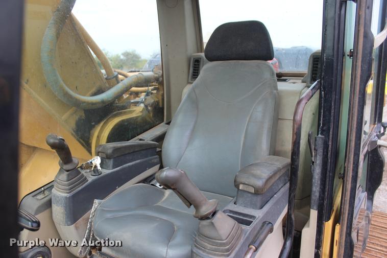 image for item L4854 2002 Caterpillar 330C L excavator