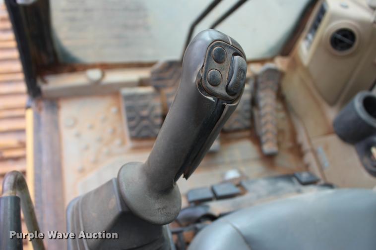 image for item L4854 2002 Caterpillar 330C L excavator