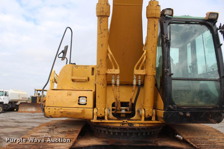 image for item L4854 2002 Caterpillar 330C L excavator