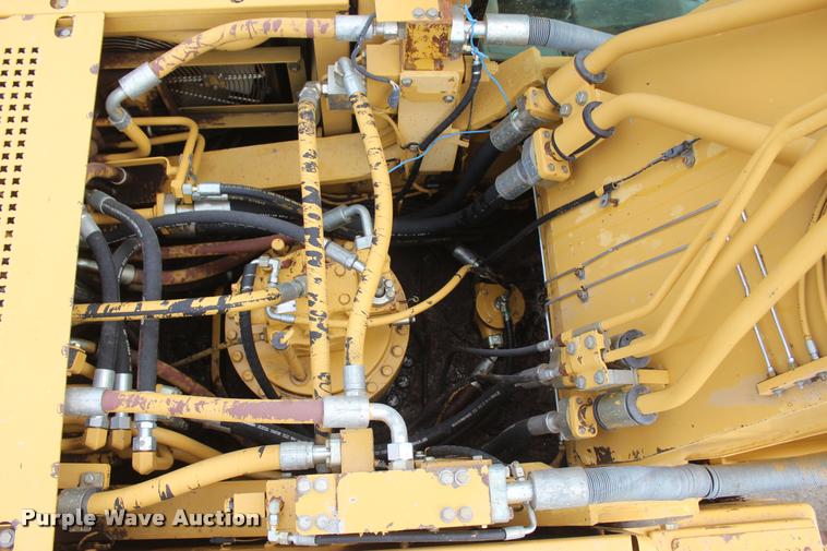 image for item L4854 2002 Caterpillar 330C L excavator