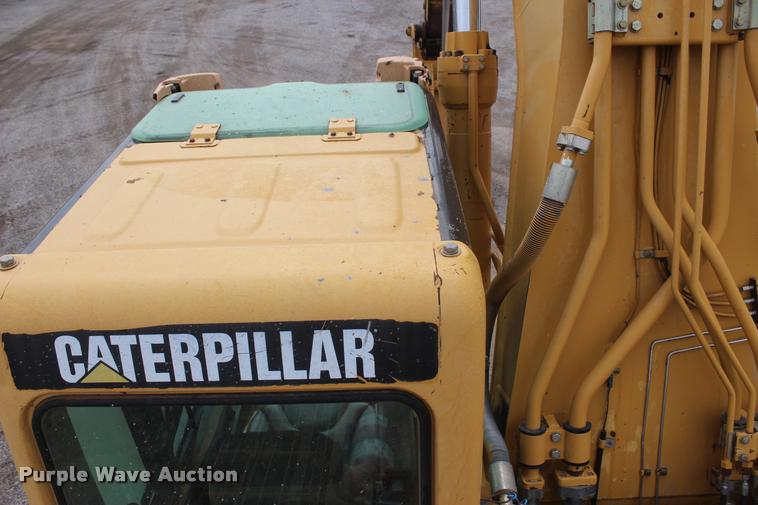 image for item L4854 2002 Caterpillar 330C L excavator