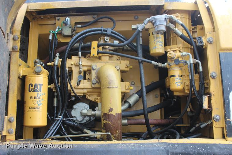 image for item L4854 2002 Caterpillar 330C L excavator