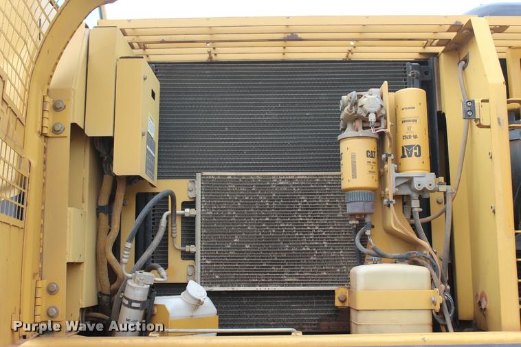 image for item L4854 2002 Caterpillar 330C L excavator